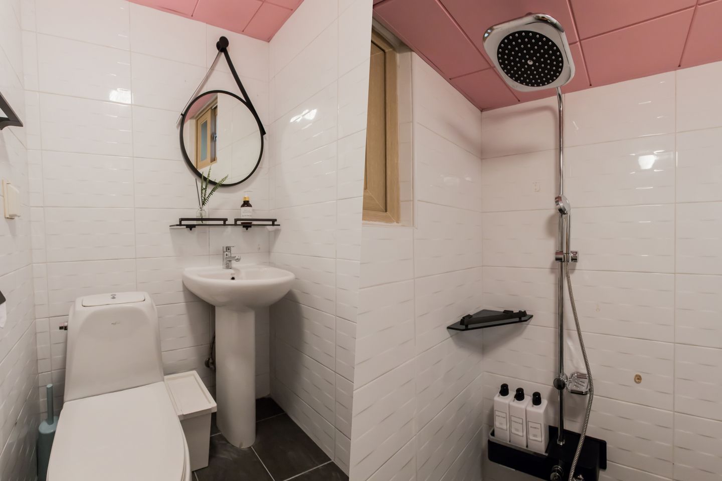 Clean studio apartment in Donggyo, Hongdae 2 6th image