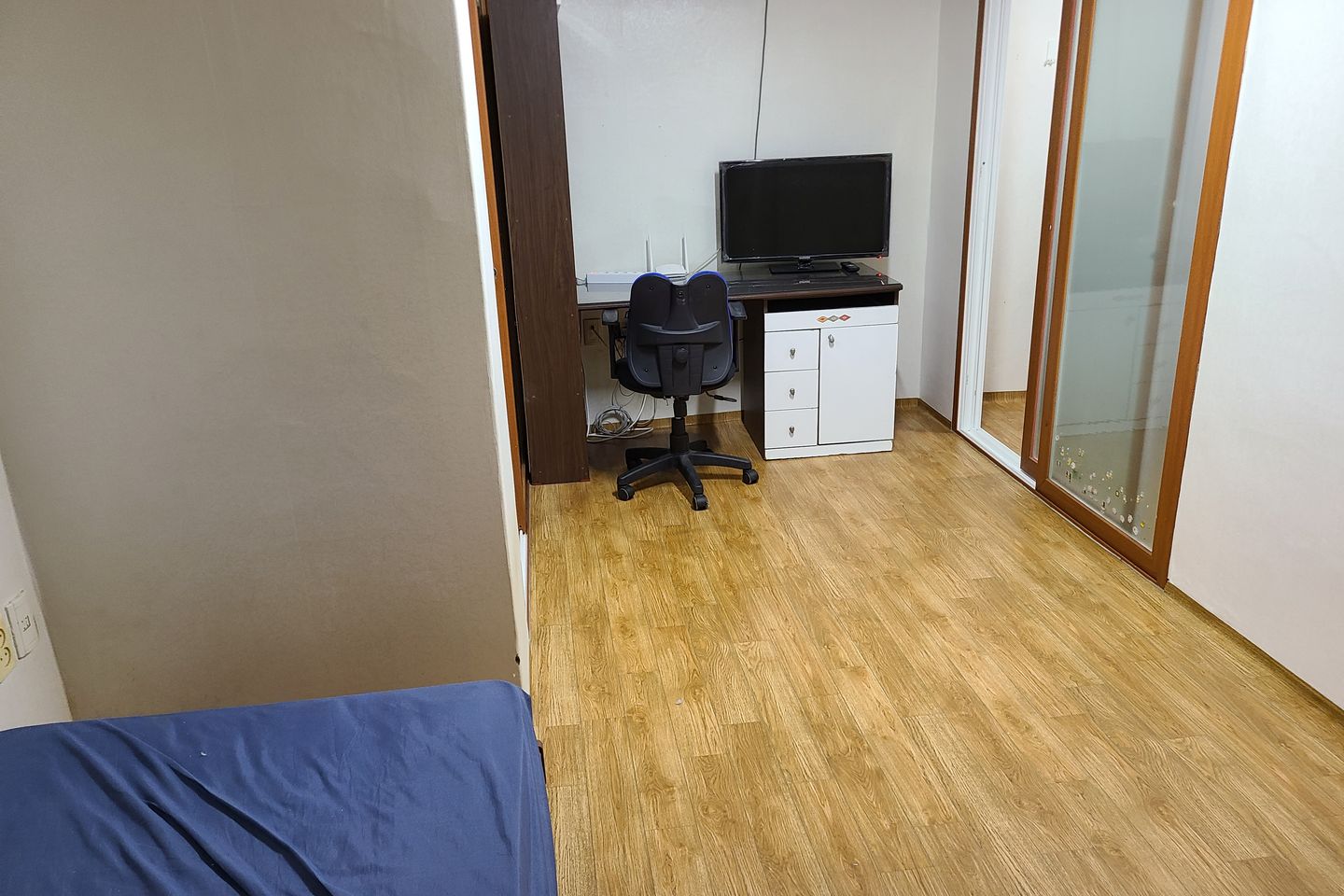 Gusiul Studio Apartment, Semi-Basement 1th image