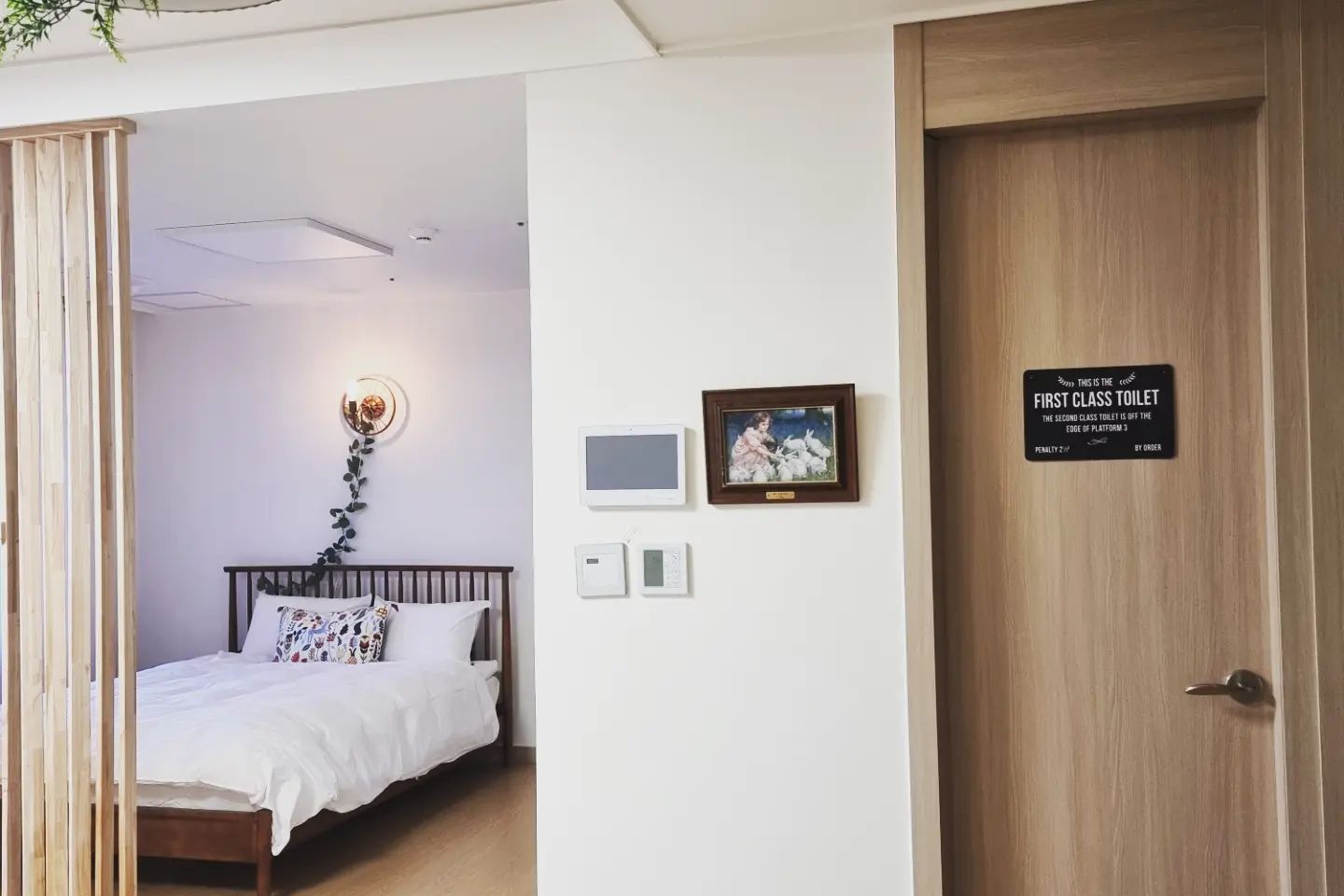A room with a strong Instagram vibe. 10th image