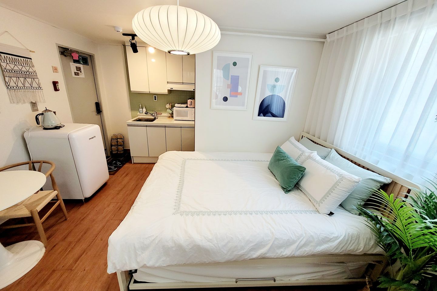 Clean studio apartment in Donggyo, Hongdae 2 1th image