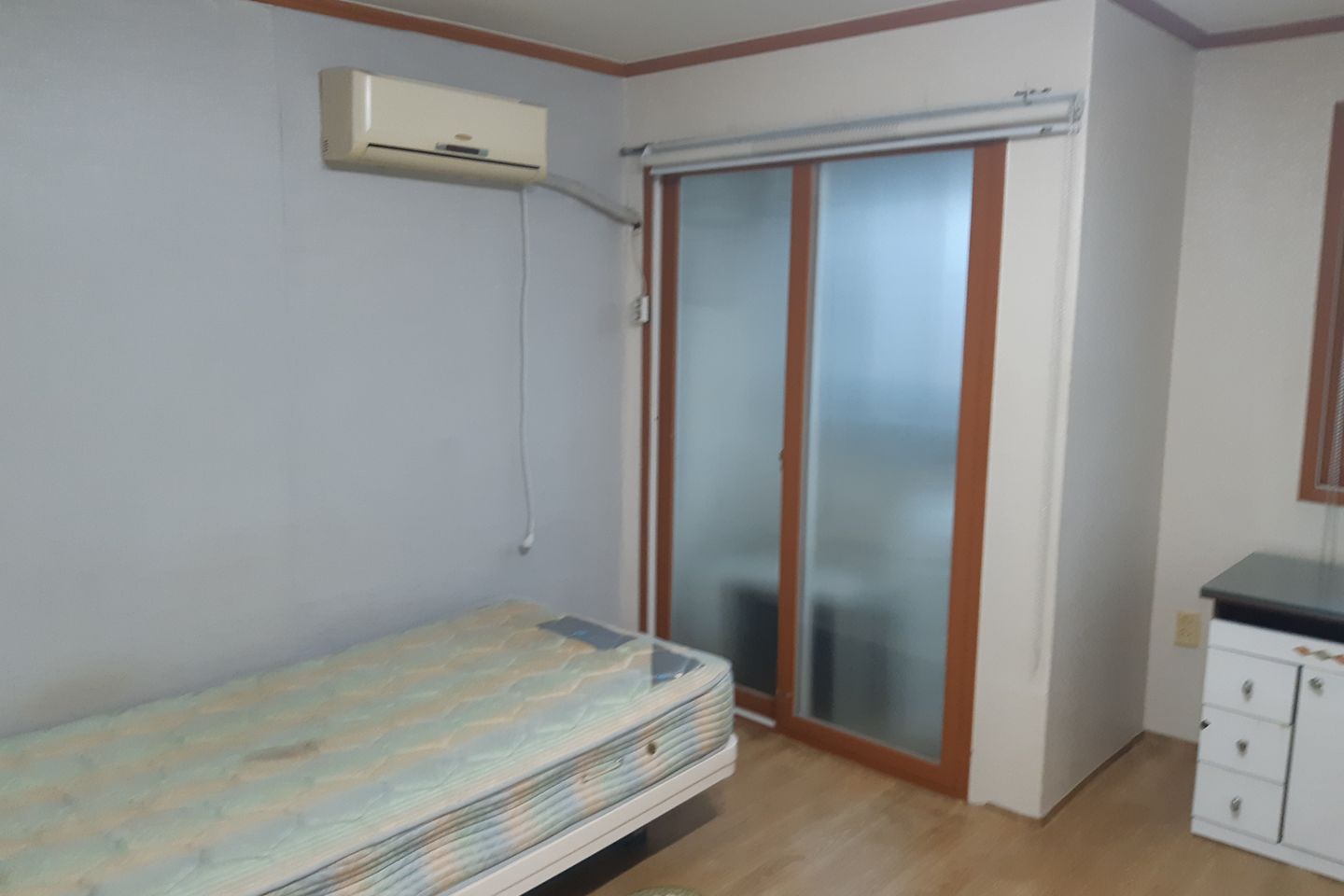 Gusiul Studio Apartment, Semi-Basement 7th image