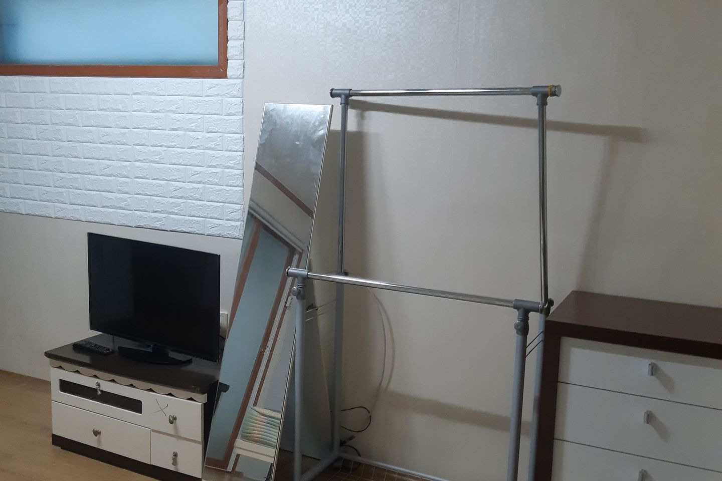 Gusiul Studio Apartment, Semi-Basement 6th image