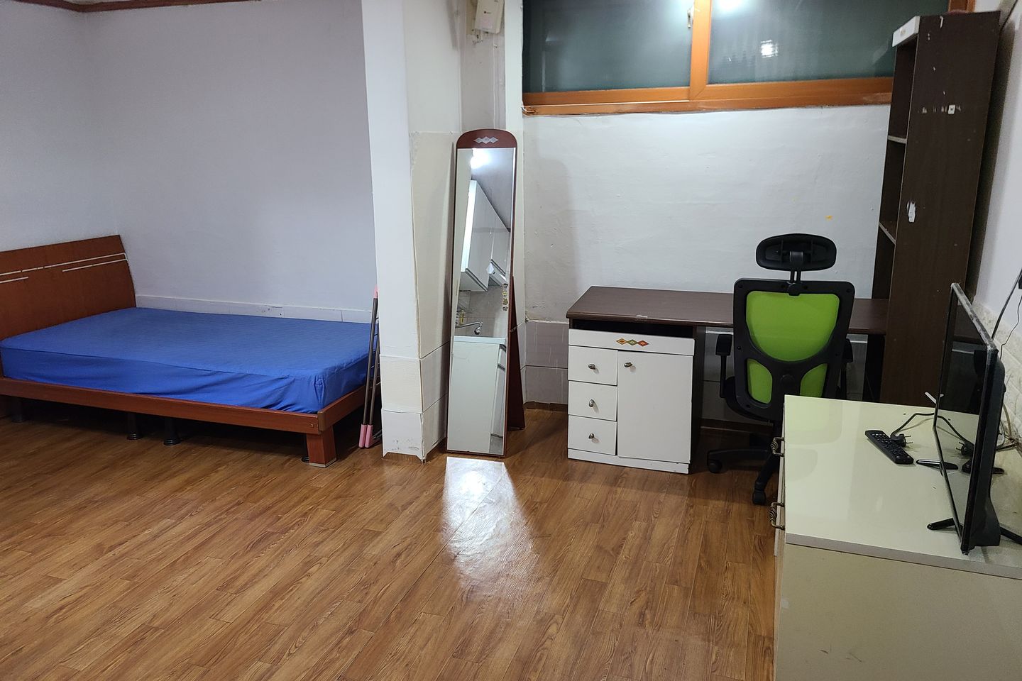 Gusiul 103, Basement 0th image