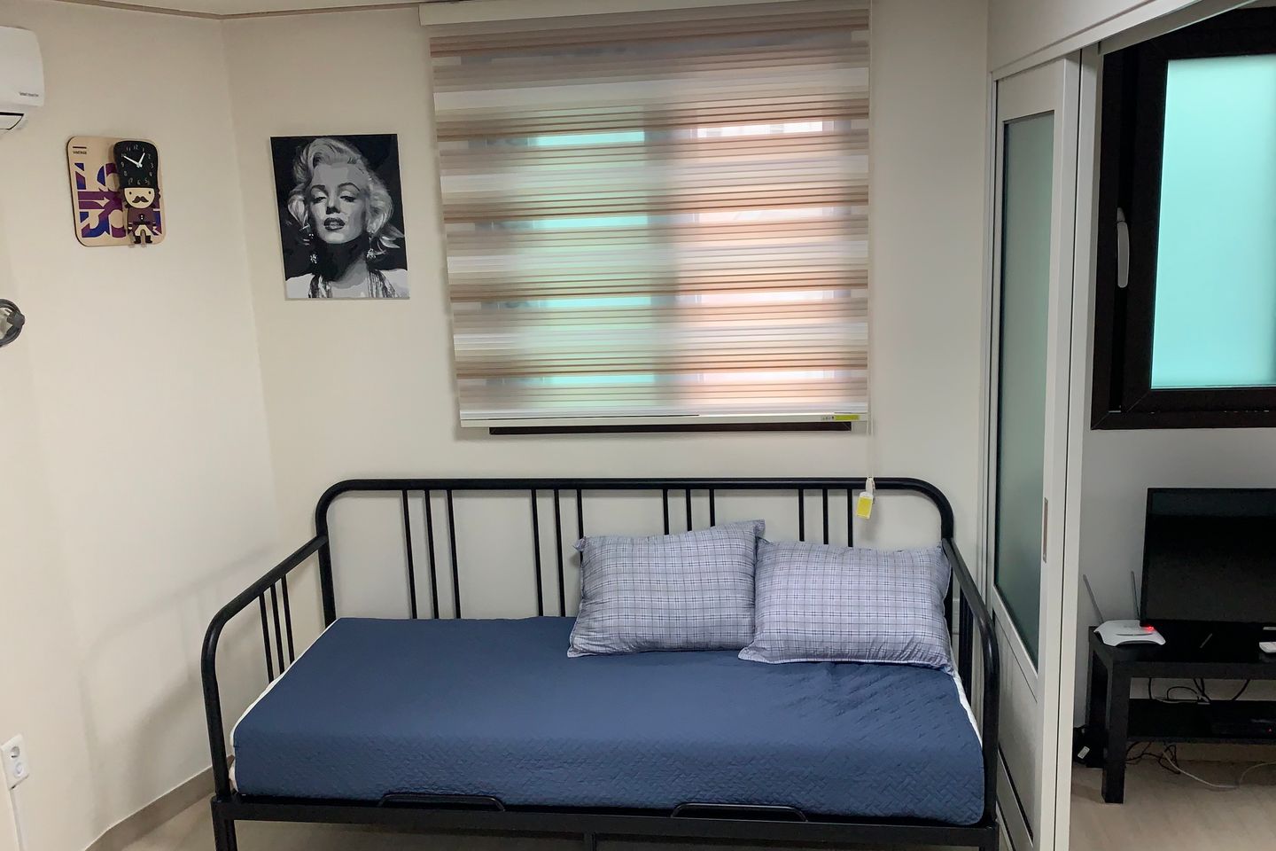 4th floor, studio apartment with separate roo 3th image