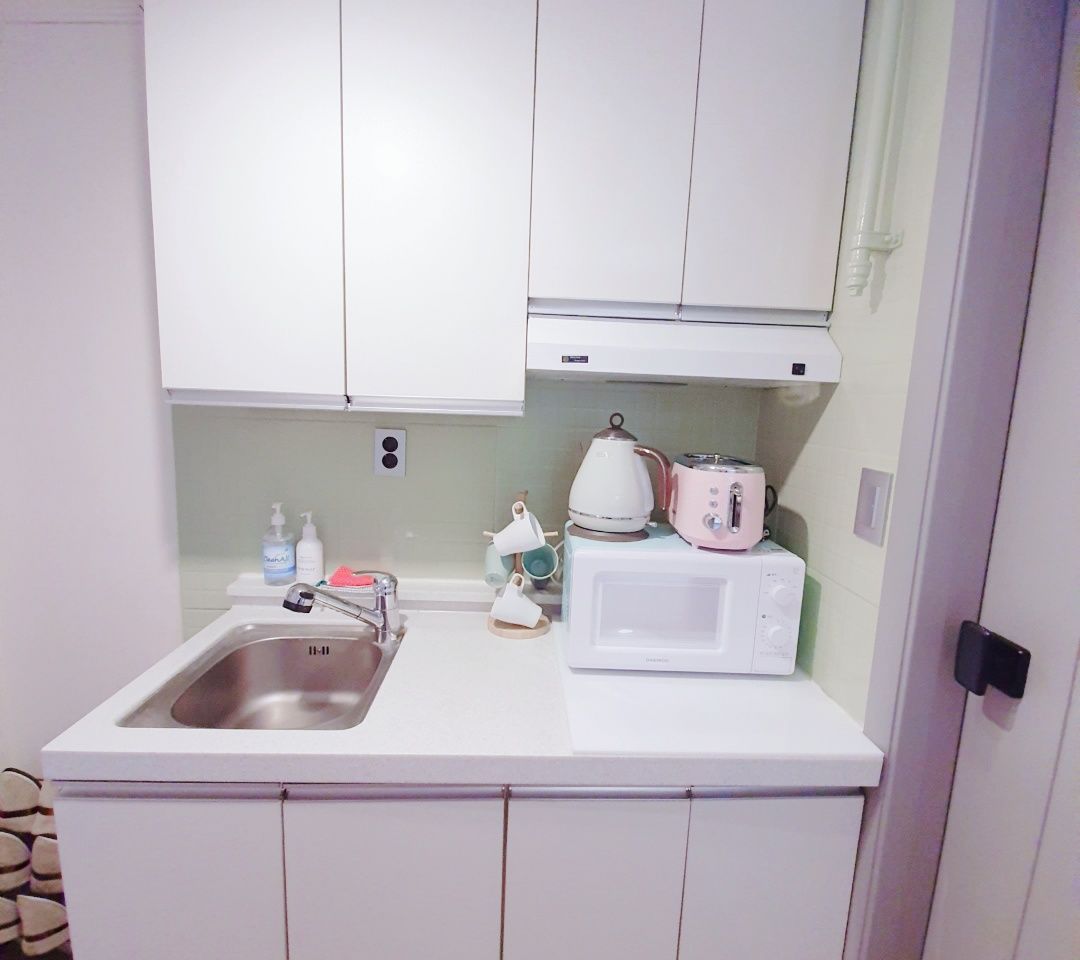 Clean studio apartment in Donggyo, Hongdae 2 4th image