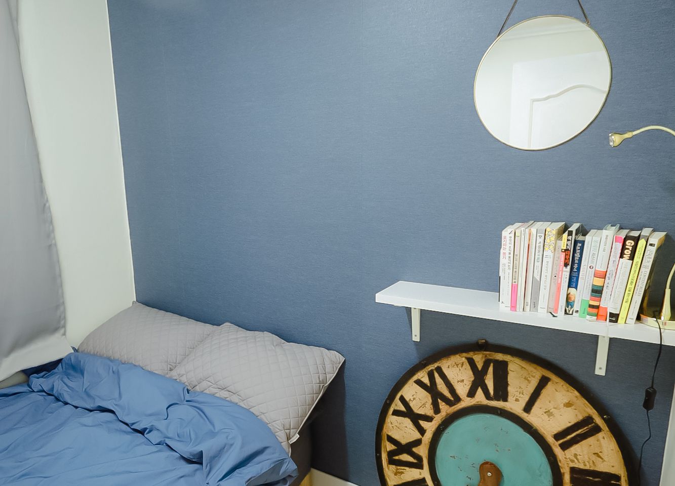 Two-room apartment for short-term rent in Hon 9th image