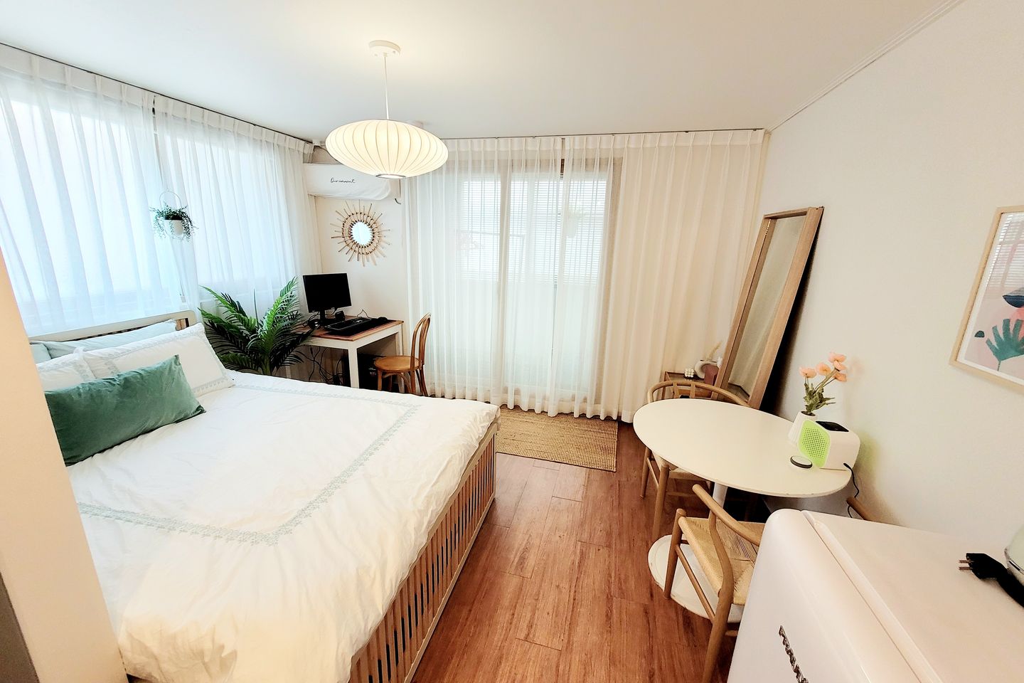 Clean studio apartment in Donggyo, Hongdae 2 5th image