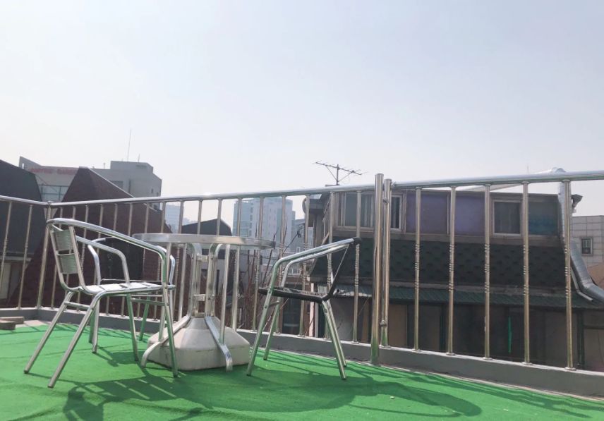 4 min from Hongdae Station / Rooftop 17th image