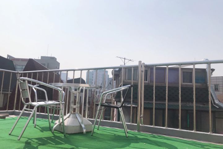 4 min from Hongdae Station / Rooftop 17th image