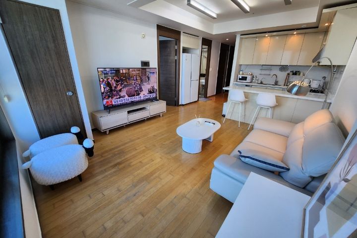3-room officetel near the subway station 1th image