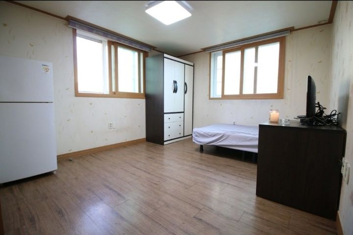 Yeonsan-dong, fully furnished, bright room 5th image