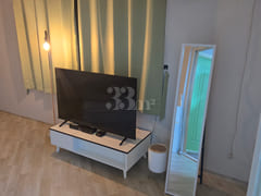 A clean room with good accessibility. 1th image