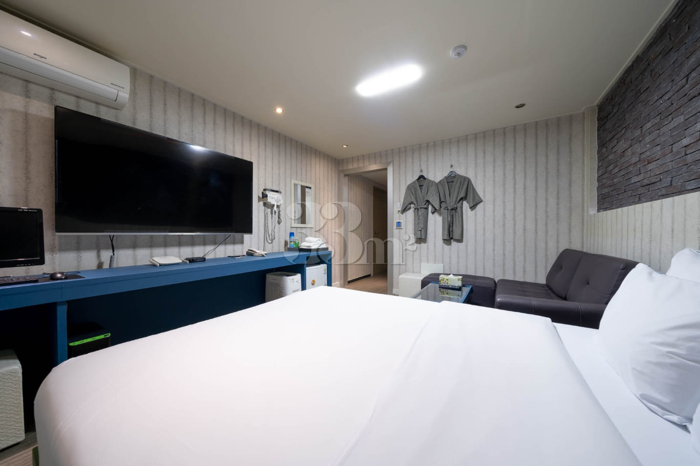 Suwon's Best Accommodation with a Whirlpool B 7th image
