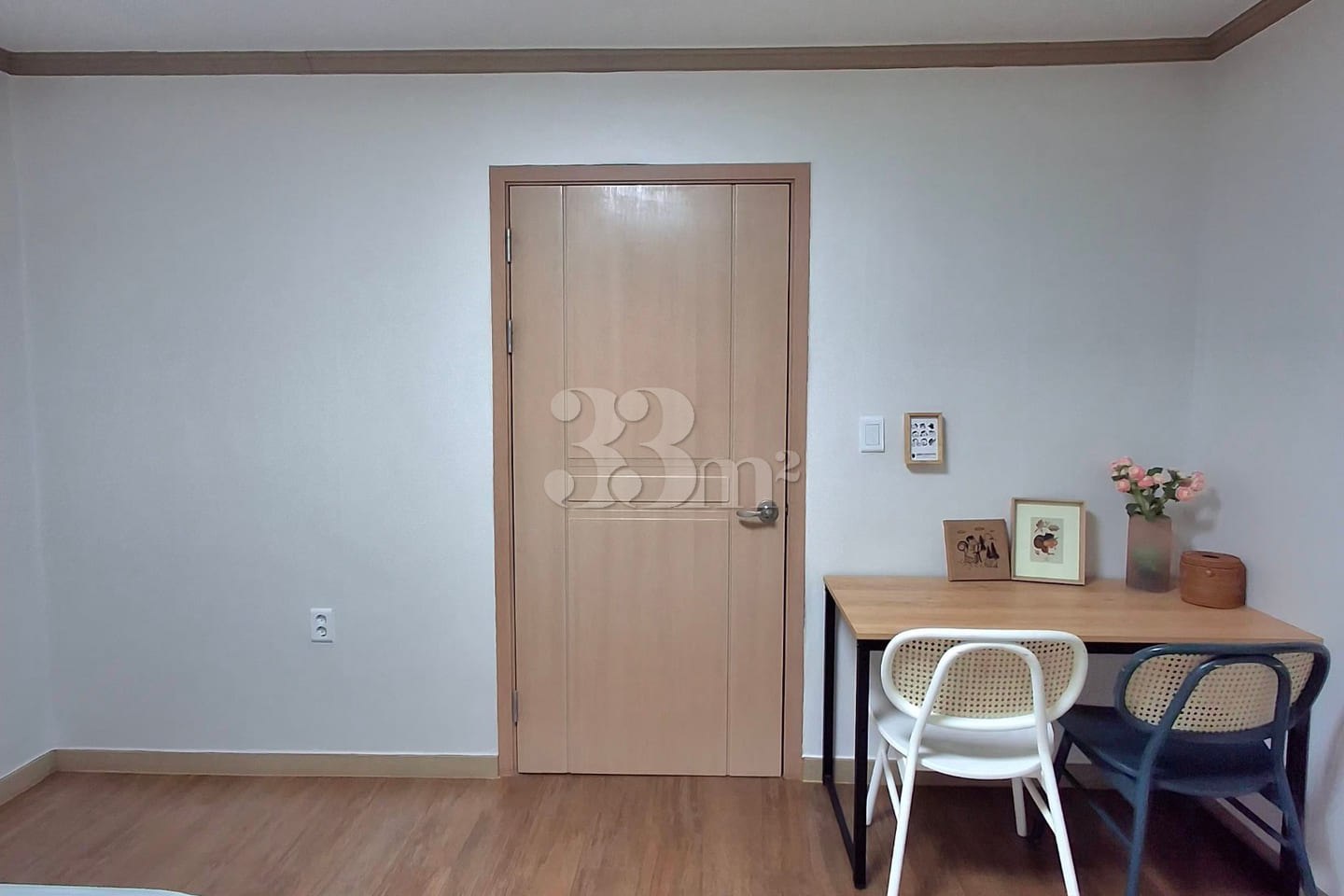 🌈 Two-room unit in front of the Office of Ed 3th image