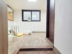 Elle House 103 5th image