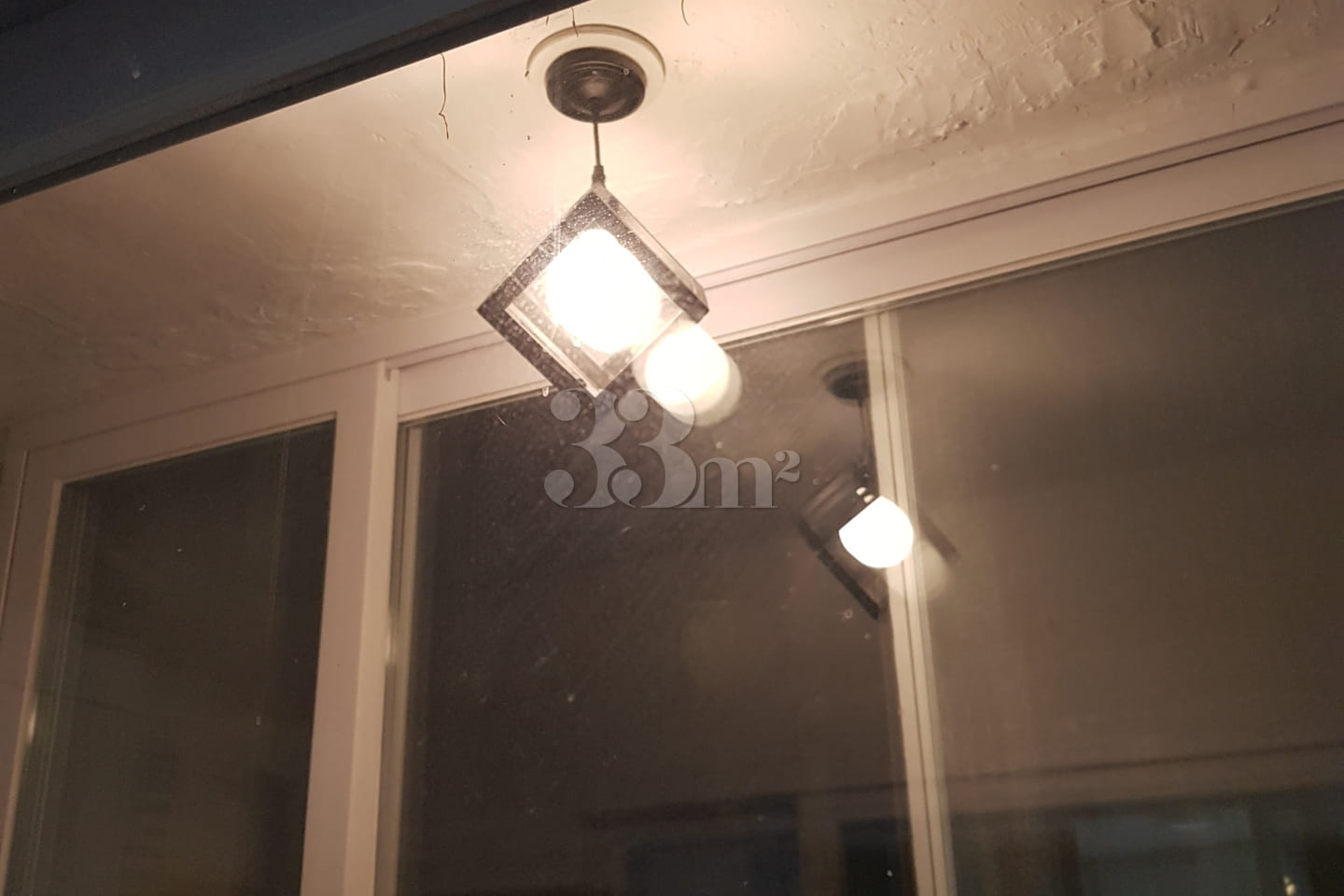 4. Fully renovated, 2 rooms with good natural 7th image