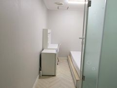 Pleasant outer and inner architraves 13th image