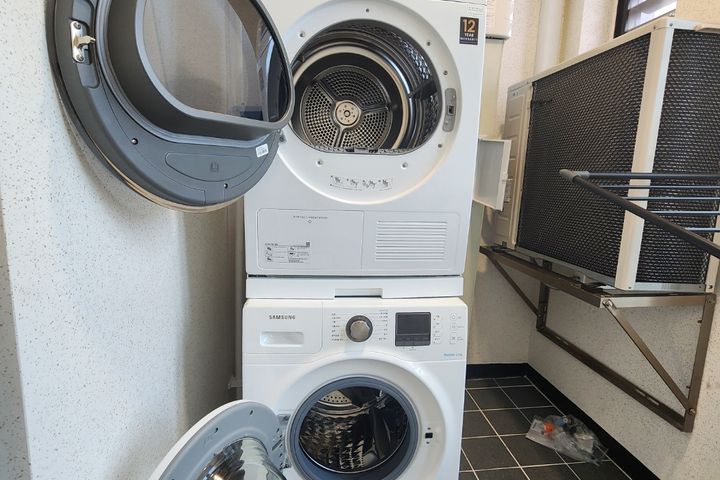 Brand-new, spacious two-room unit; parking av 11th image