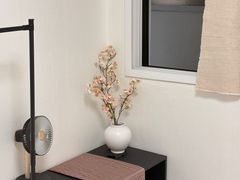 Sun-drenched balcony apartment 6th image