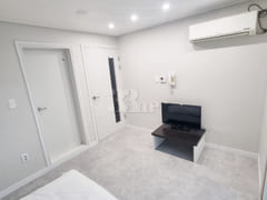 Remodeled, fully furnished H31 5th image