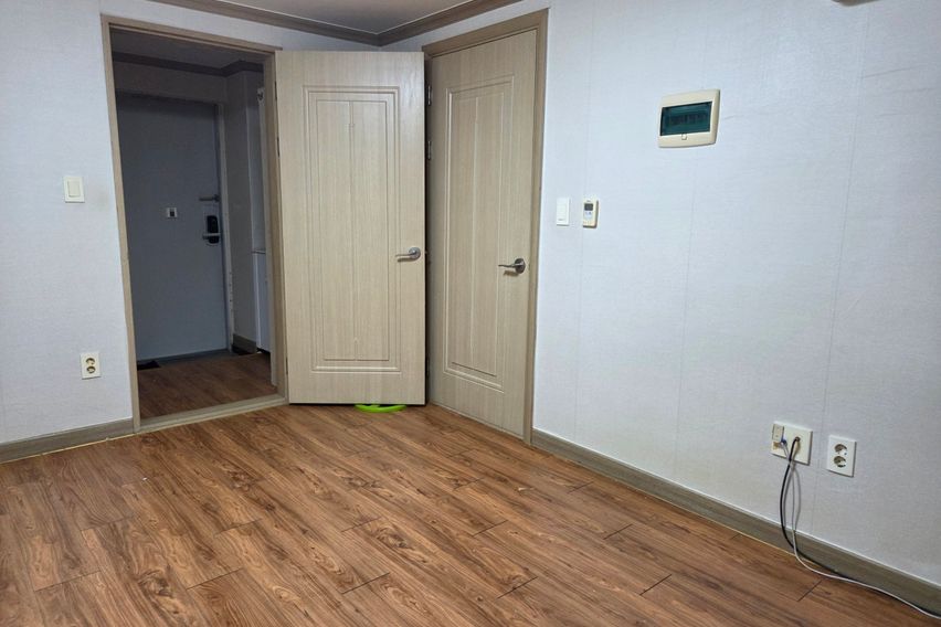 엘림빌 201호(큰방) 1번째 이미지