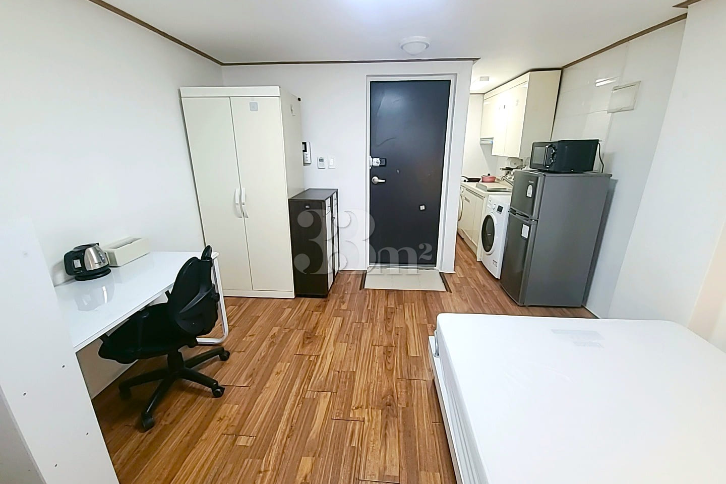 Clean studio apartment near the station 25 4th image