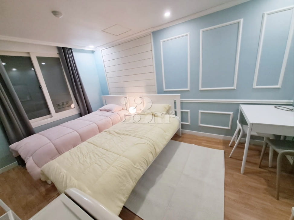 Twin Room, 3 Minutes from Sanbon Station 3th image