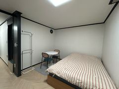2-story studio apartment, 2-minute walk from 0th image