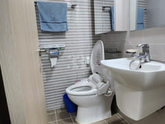 6 bedrooms, 4 bathrooms 1th image