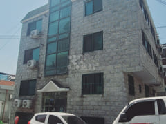 Fully furnished studio (Unit 4) with parking 1th image