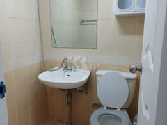 Clean studio apartment near International St. 1th image