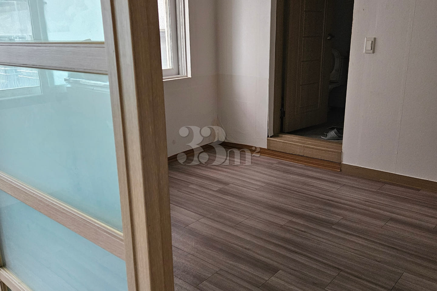 Room 205 4th image