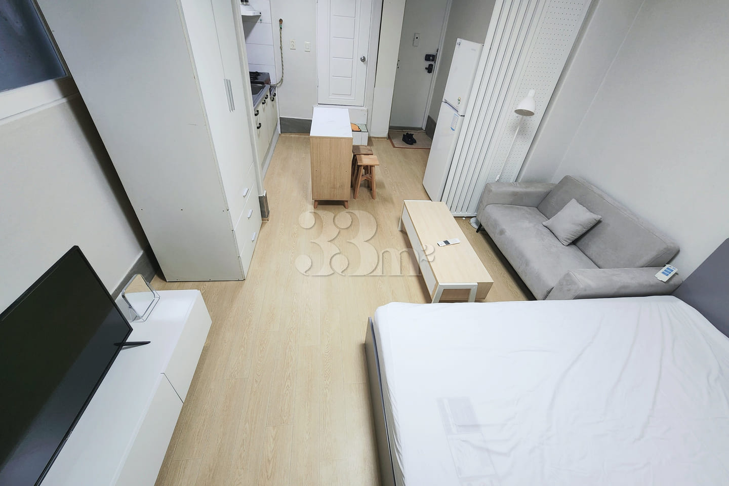 Fully furnished studio, 7-minute walk from Se 10th image