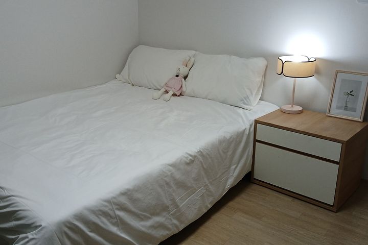 A sun-drenched two-room apartment. 5th image