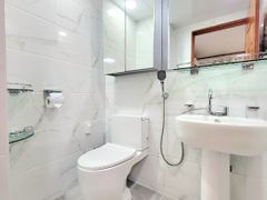 Jukdo-dong, Queen-size bed, fully furnished, 7th image