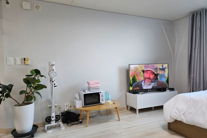 Remodeled house, 1 minute from Daecheong Stat 3th image