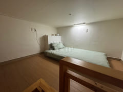 A cozy space with convenient transportation a 1th image