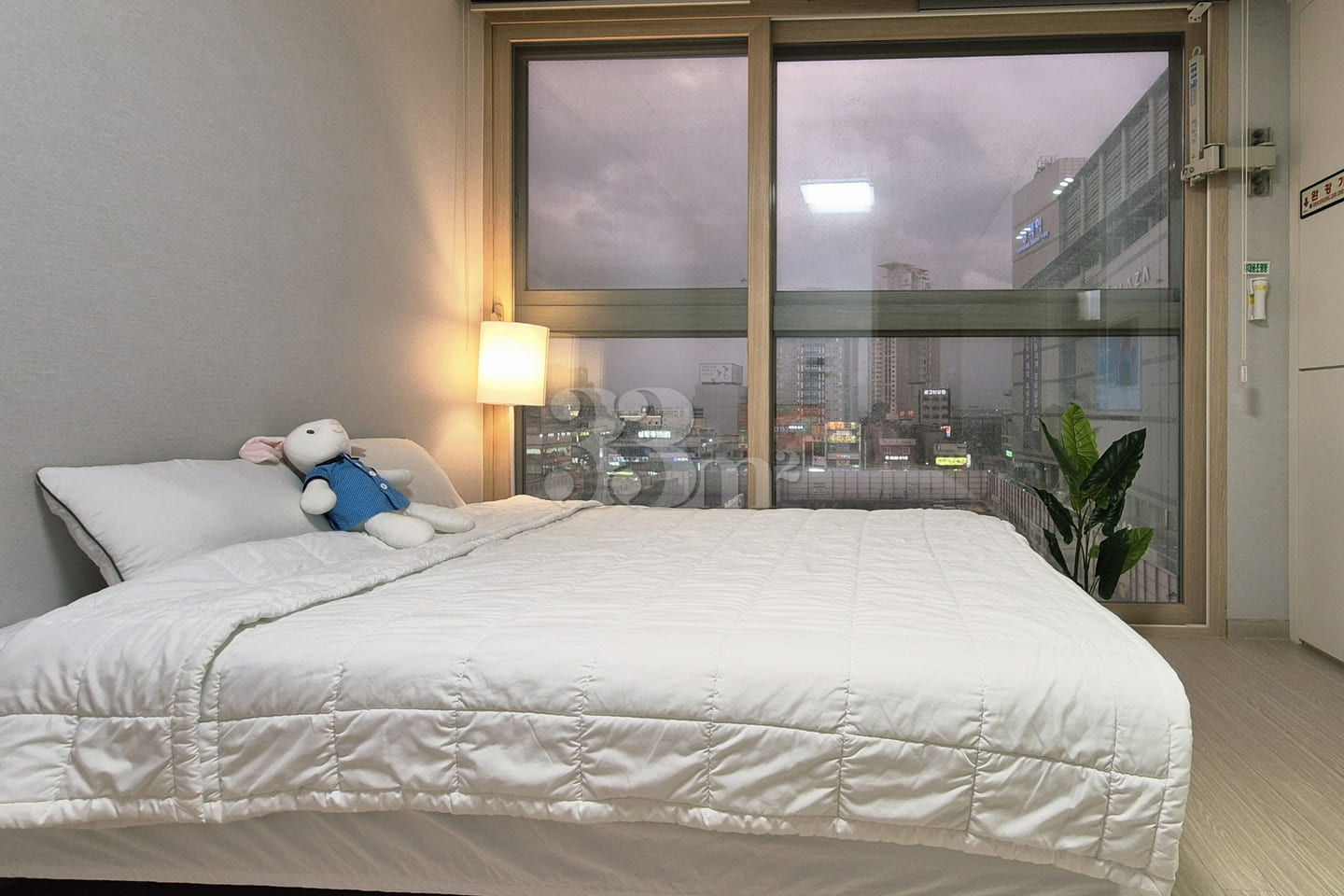 Neat and popular studio near Pyeongtaek Stati 1th image