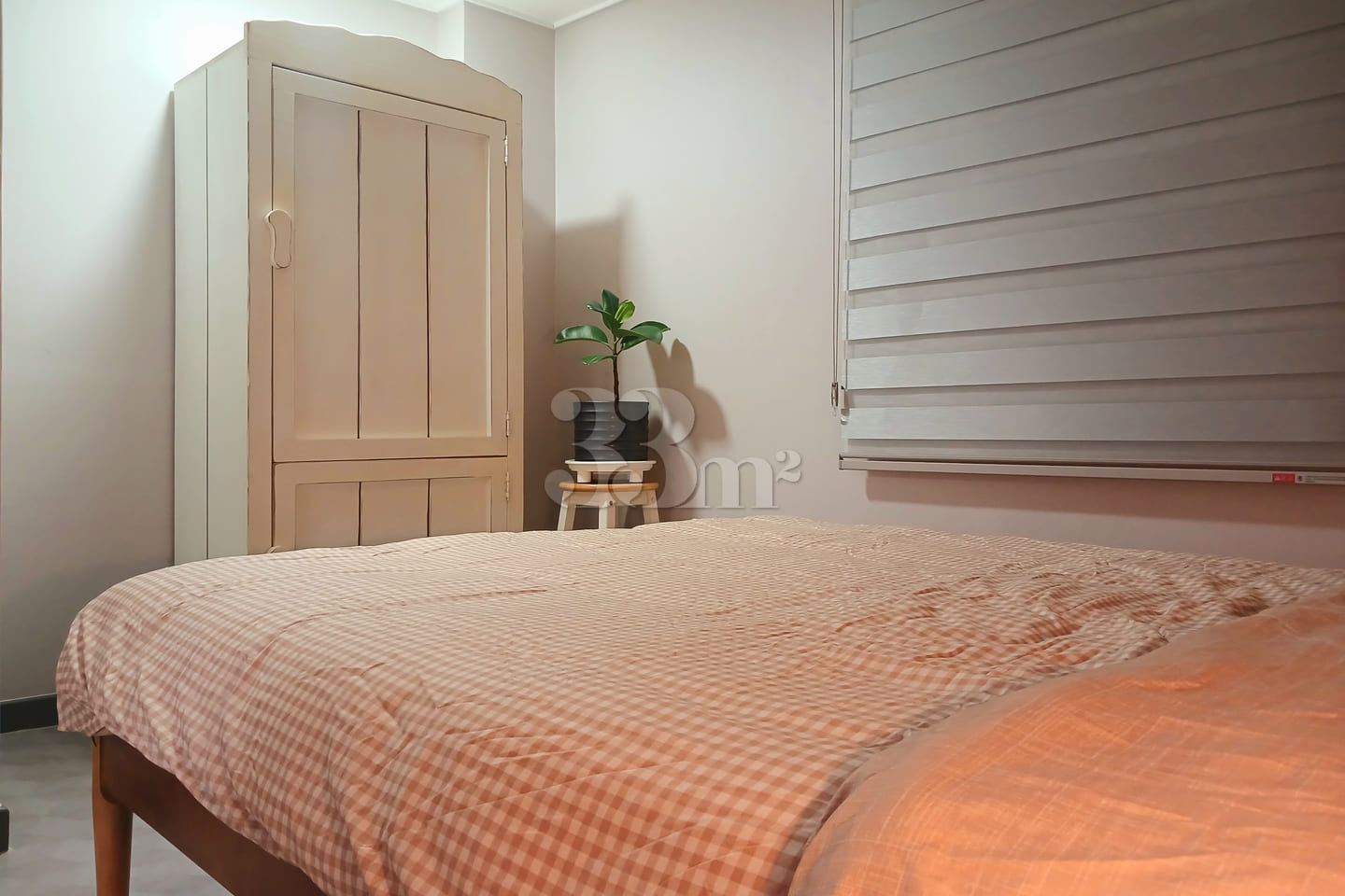 Spacious 2-room unit near Suwon Mangpo Statio 3th image