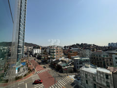 9-pyeong unit with floor-to-ceiling windows, 5th image