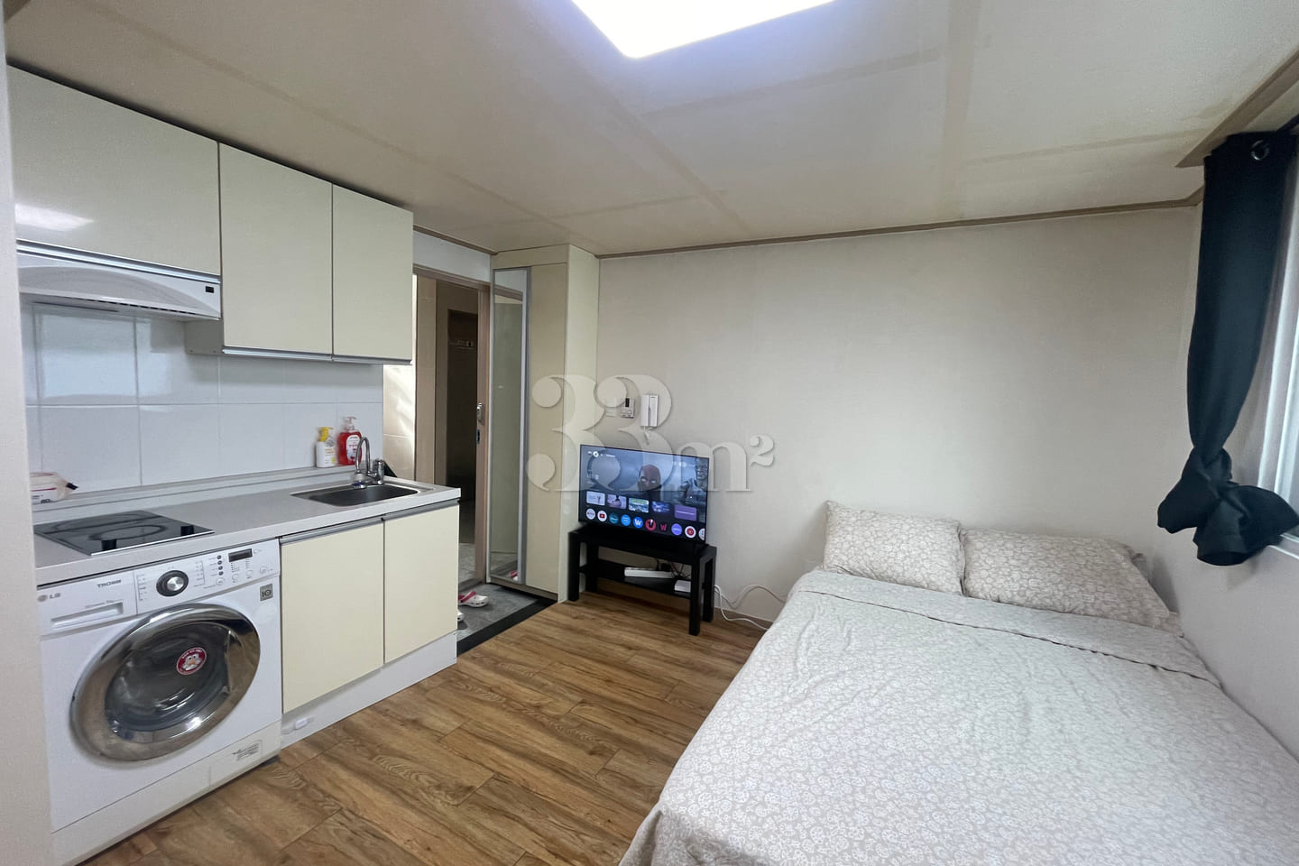 2 minutes from Nonhyeon Station (studio apart 10th image