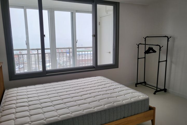 3-bedroom apartment with an ocean view 6th image