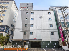 Suwon's Best Accommodation with a Whirlpool B 12th image