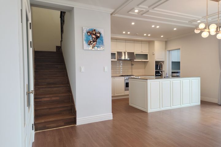 Humphrey Penthouse 2th image