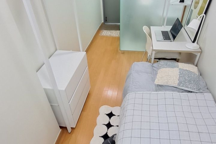 7-minute walk from Gangnam Station and Yeoksa 3th image