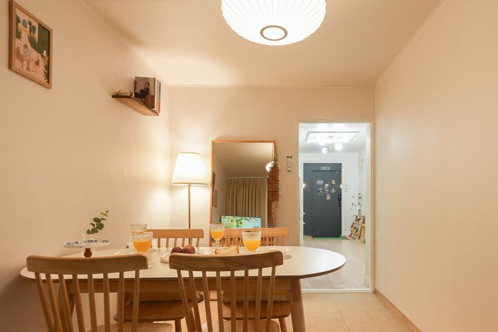 Cozy Dining Room / 10 Minutes from Sillim 0th image