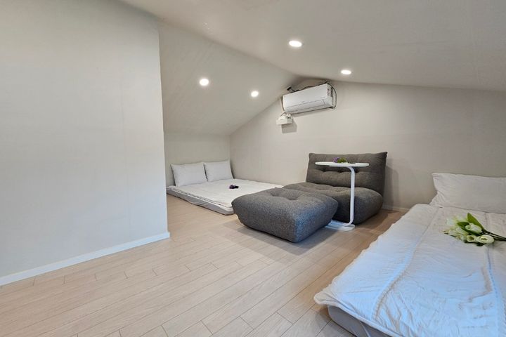 Romantic Duplex with a Spacious Terrace 19th image
