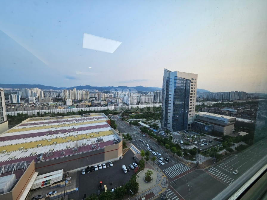 The Heart of Innovation City (Premium) 2th image