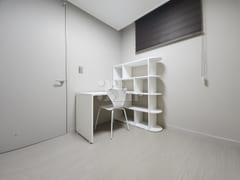 3-room unit with an ocean view 5th image