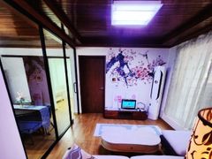 2nd floor, 3 bedrooms + 1 6th image